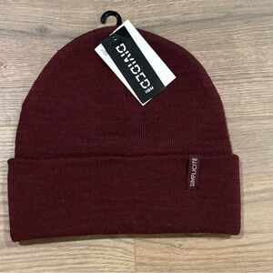 Divided Men's Burgundy Knit Beanie